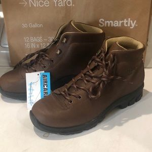 Brand new Alico Leather men’s boots, Belluno Brown